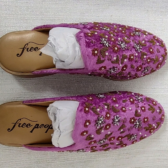 Free People Cosmic Pink Magenta Dancing Queen Velvet Beaded Loafer Mules 38 EU - Picture 3 of 6